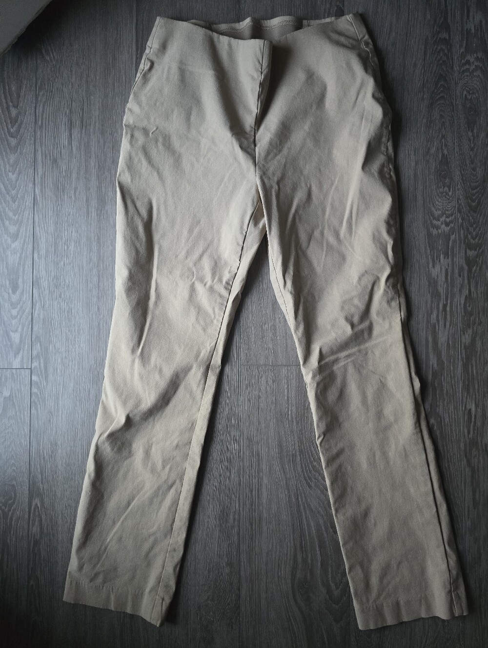 Chico's So Slimming Khaki Pull-On Pants Stretch Straight Leg Size 1 US 8 Medium